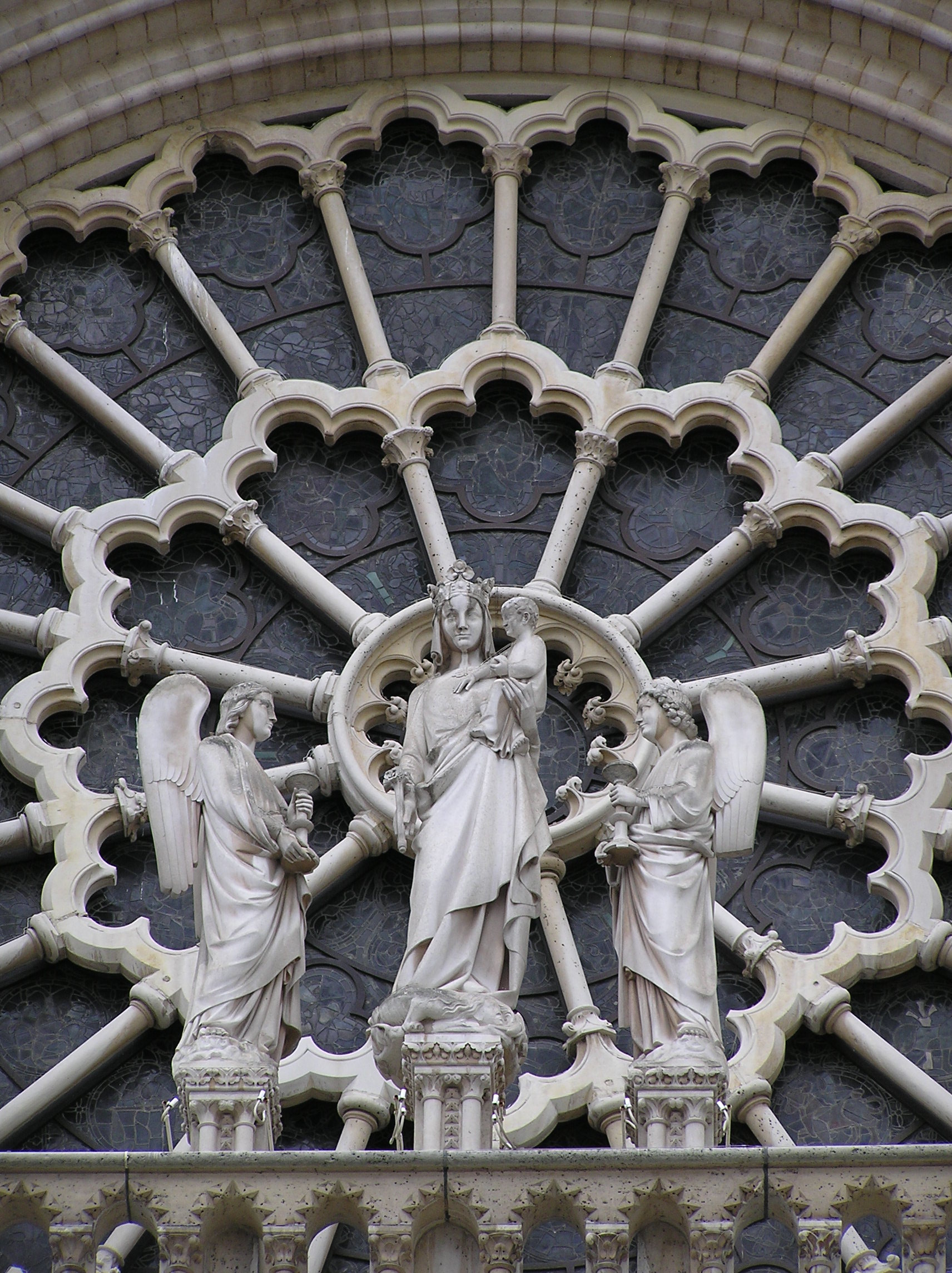 Another picture of the heart of the facade