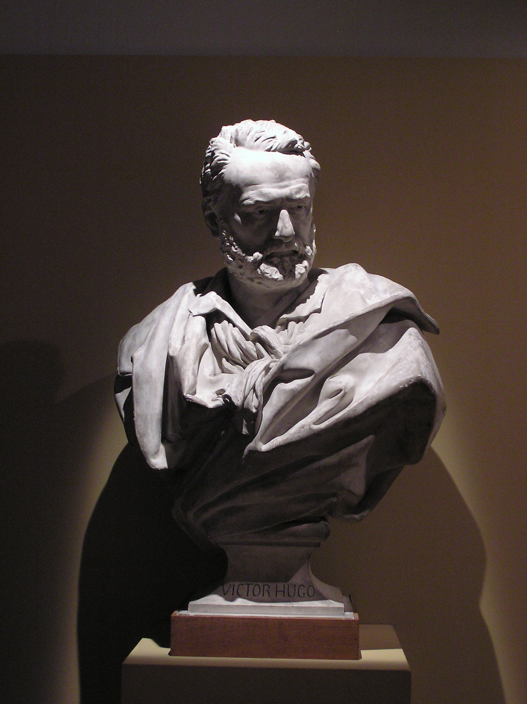 Another Victor Hugo bust