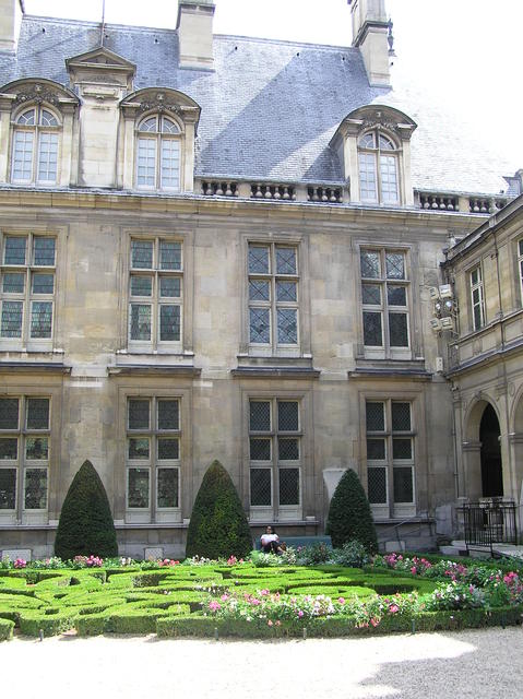 Hotel De Ville