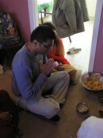 2-28-04_BardoliaPuja7